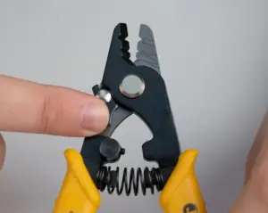 Jonard JIC -175 – 3 slot fiber optic cable stripper