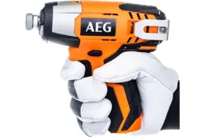 Akkumlyatorlu vintdöndürən AEG BSS12C-0