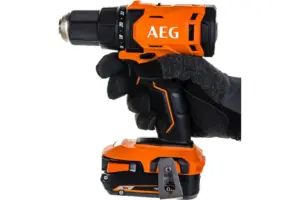 Drel-şurup bağlayan AEG BS18G4-202C